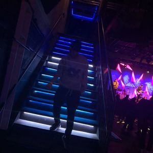 Meet your Posher, Dennis